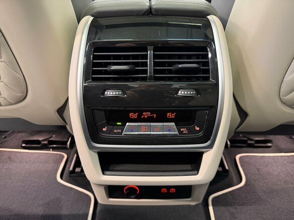 2022 BMW X7 40d I (G07) Рестайлинг, серый, 11900000 рублей - вид 24