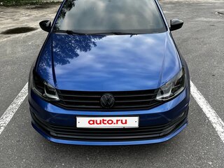 2018 Volkswagen Polo V Рестайлинг, синий, 1280000 рублей, вид 3