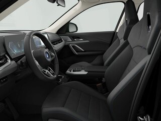 2025 BMW iX1 eDrive 25L, чёрный, 5190000 рублей, вид 2
