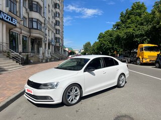 2015 Volkswagen Jetta VI Рестайлинг, белый, 1000000 рублей, вид 1