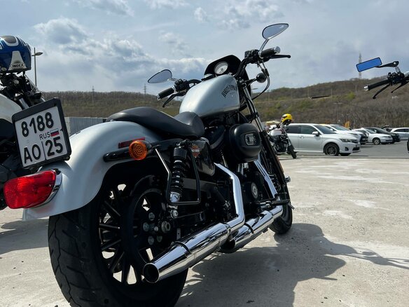 2015 Harley-Davidson Sportster 883, серебристый, 720000 рублей - вид 12