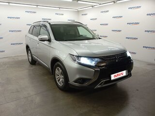 2021 Mitsubishi Outlander III Рестайлинг 3, серый, 2285000 рублей, вид 2