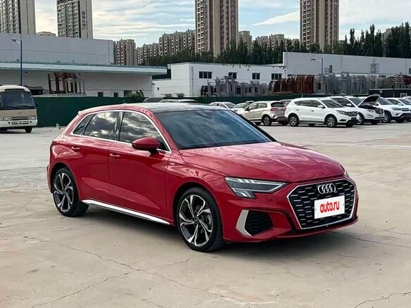 2023 Audi A3 Sportback 35 TFSI IV (8Y), красный, 1912055 рублей