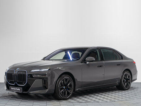 BMW 7 серии VII (G70)