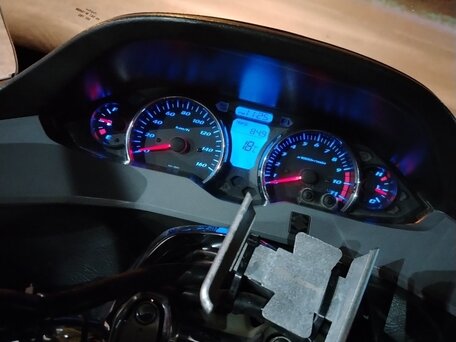 2010 Suzuki Burgman (SkyWave) 250, белый, 250000 рублей, вид 3