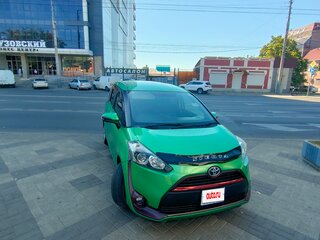 2018 Toyota Sienta II Рестайлинг, зелёный, 1350000 рублей, вид 1