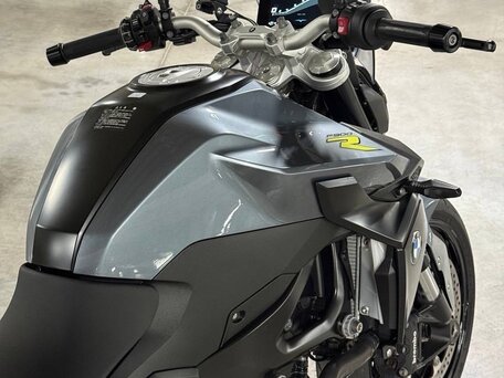 2023 BMW F 900 R, серый, 925000 рублей, вид 5