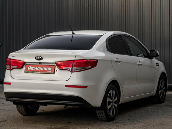 2016 Kia Rio III Рестайлинг, белый, 960000 рублей - вид 6