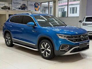 2023 Volkswagen Tayron I Рестайлинг, синий, 1800000 рублей, вид 3