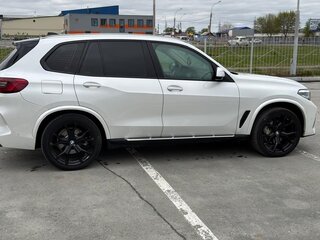 2019 BMW X5 30d IV (G05/G18), белый, 5900000 рублей, вид 2