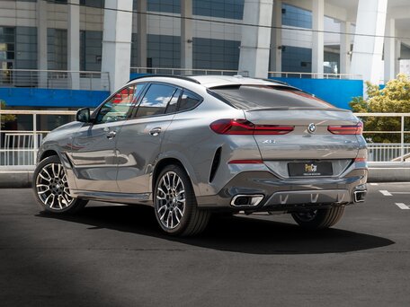 2025 BMW X6 40i III (G06) Рестайлинг, серый, 14190000 рублей, вид 4