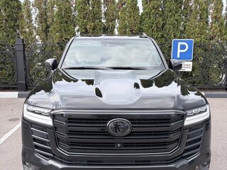 2023 Toyota Land Cruiser 300 Series, чёрный, 8000000 рублей, вид 2