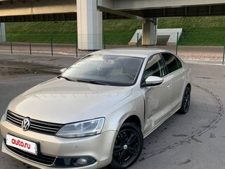 2013 Volkswagen Jetta VI, серебристый, 599000 рублей, вид 2