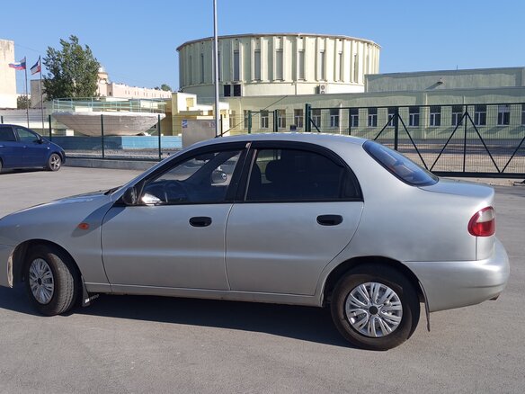 2006 Daewoo Lanos, серебристый, 430000 рублей - вид 2