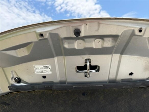 2011 Toyota Wish II, серебристый - вид 31