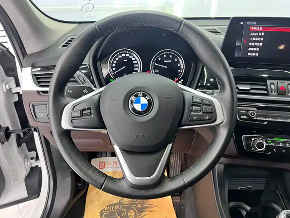 2022 BMW X1 Long 20Li sDrive II (F48) Рестайлинг, белый, 1937000 рублей - вид 7