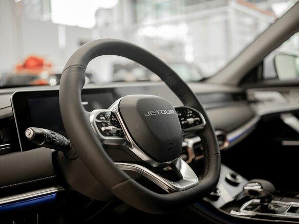 2026 Jetour X70+ I Рестайлинг, белый, 3399000 рублей - вид 19
