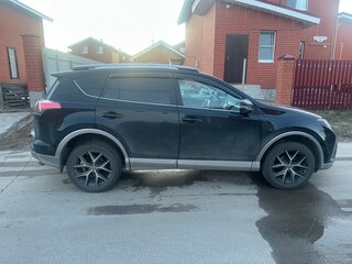 2017 Toyota RAV4 IV (XA40) Рестайлинг, чёрный, 1600000 рублей, вид 4