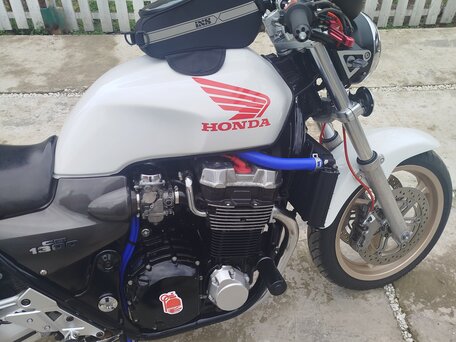 1999 Honda CB 1300, белый, 450000 рублей, вид 4