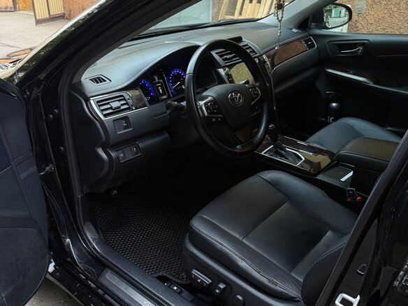2017 Toyota Camry VII (XV50) Рестайлинг 2, чёрный, 2070000 рублей - вид 11