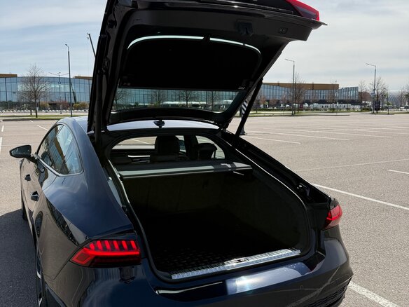 2020 Audi A7 50 TDI II (4K), синий, 5500000 рублей - вид 20