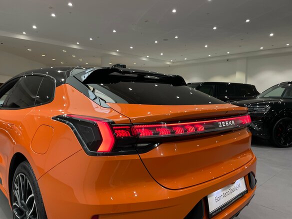 2023 Zeekr 001 100 kWh I, оранжевый, 5075000 рублей - вид 27