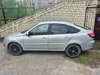 2014 Lada (ВАЗ) Granta I, серебристый, 630000 рублей, вид 2