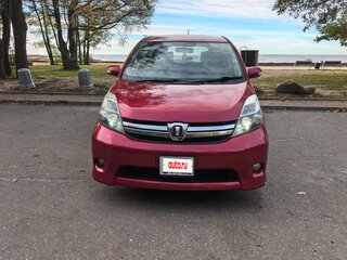 2012 Toyota ISis I Рестайлинг, красный, 1300000 рублей, вид 3