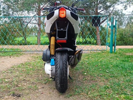 2004 Aprilia SR 50 R, белый, 180000 рублей, вид 3