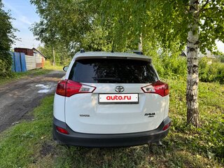 2015 Toyota RAV4 IV (XA40) Рестайлинг, белый, 2700000 рублей, вид 3