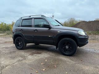 2017 Chevrolet Niva I Рестайлинг, коричневый, 729799 рублей, вид 4