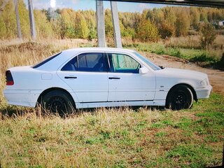 1998 Mercedes-Benz C-Класс 220 I (W202) Рестайлинг, белый, 130000 рублей, вид 2