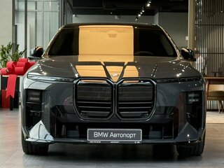 2026 BMW 7 серии 740 xDrive VII (G70) Рестайлинг, серый, 24490000 рублей, вид 3