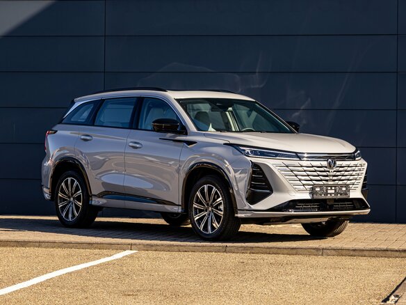 2024 Changan CS75 Plus III, серый, 2395000 рублей - вид 6