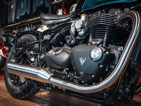 2026 Triumph Bonneville Bobber, синий, 2450000 рублей, вид 5