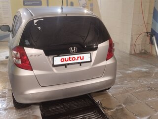 2011 Honda Fit II, серебристый, 900000 рублей, вид 3
