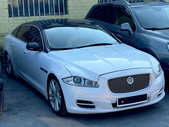 2010 Jaguar XJ Long IV (X351), коричневый