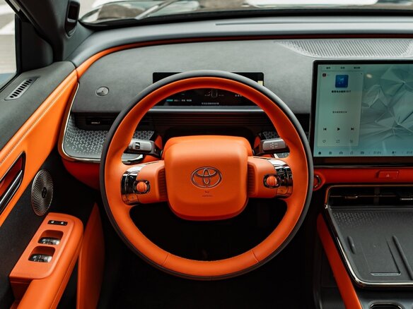 2026 Toyota bZ3X 58.3 kWh, чёрный, 2890000 рублей - вид 10