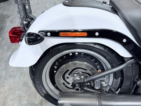 2011 Harley-Davidson Fat Boy, белый, 1399000 рублей - вид 13