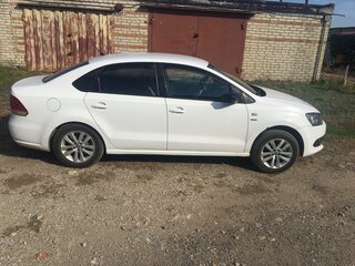 2013 Volkswagen Polo V, белый, 599000 рублей, вид 3