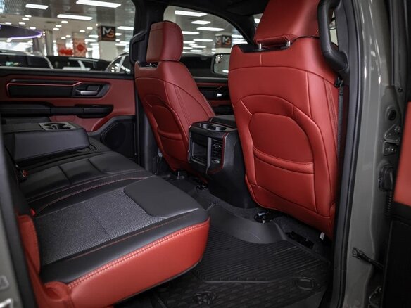 2025 Ram 1500 Crew Cab V Рестайлинг, зелёный, 8490000 рублей - вид 20