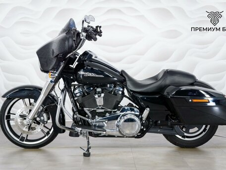 2017 Harley-Davidson Street Glide, чёрный, 1699000 рублей, вид 2