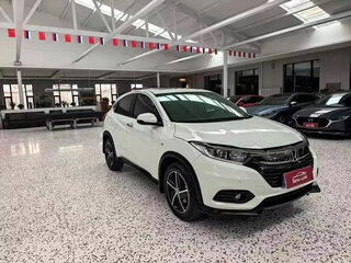 2021 Honda Vezel I Рестайлинг, белый, 1350001 рублей, вид 3