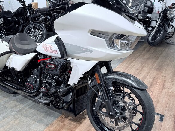 2024 Harley-Davidson CVO Road Glide ST, белый, 4799000 рублей - вид 10