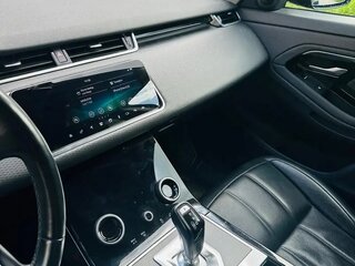 2019 Land Rover Range Rover Evoque II, чёрный, 3150000 рублей, вид 3
