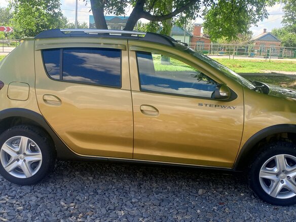 2015 Renault Sandero Stepway II, зелёный, 830000 рублей - вид 2