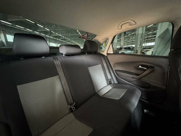 2013 Volkswagen Polo V, серебристый - вид 18