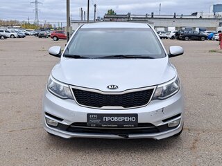 2015 Kia Rio III Рестайлинг, серебристый, 875000 рублей, вид 2