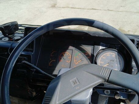 1993 Isuzu Forward (F-Series), белый, 2300000 рублей, вид 5