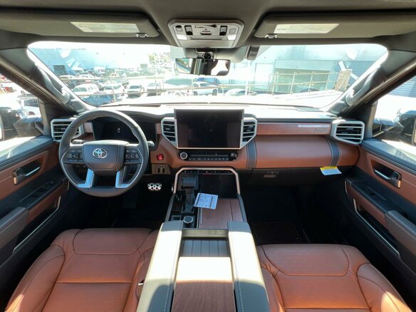 2026 Toyota Tundra CrewMax III, серый - вид 6